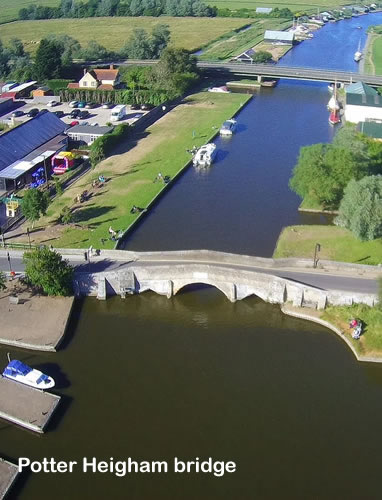 overhead view of Potter Heigham bridge